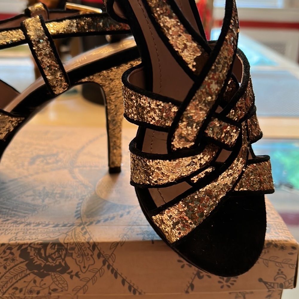 Vince Camuto Padrita Platform Sandals in Gold Glitter & Blk Suede Sz 7 1… - Picture 4 of 16